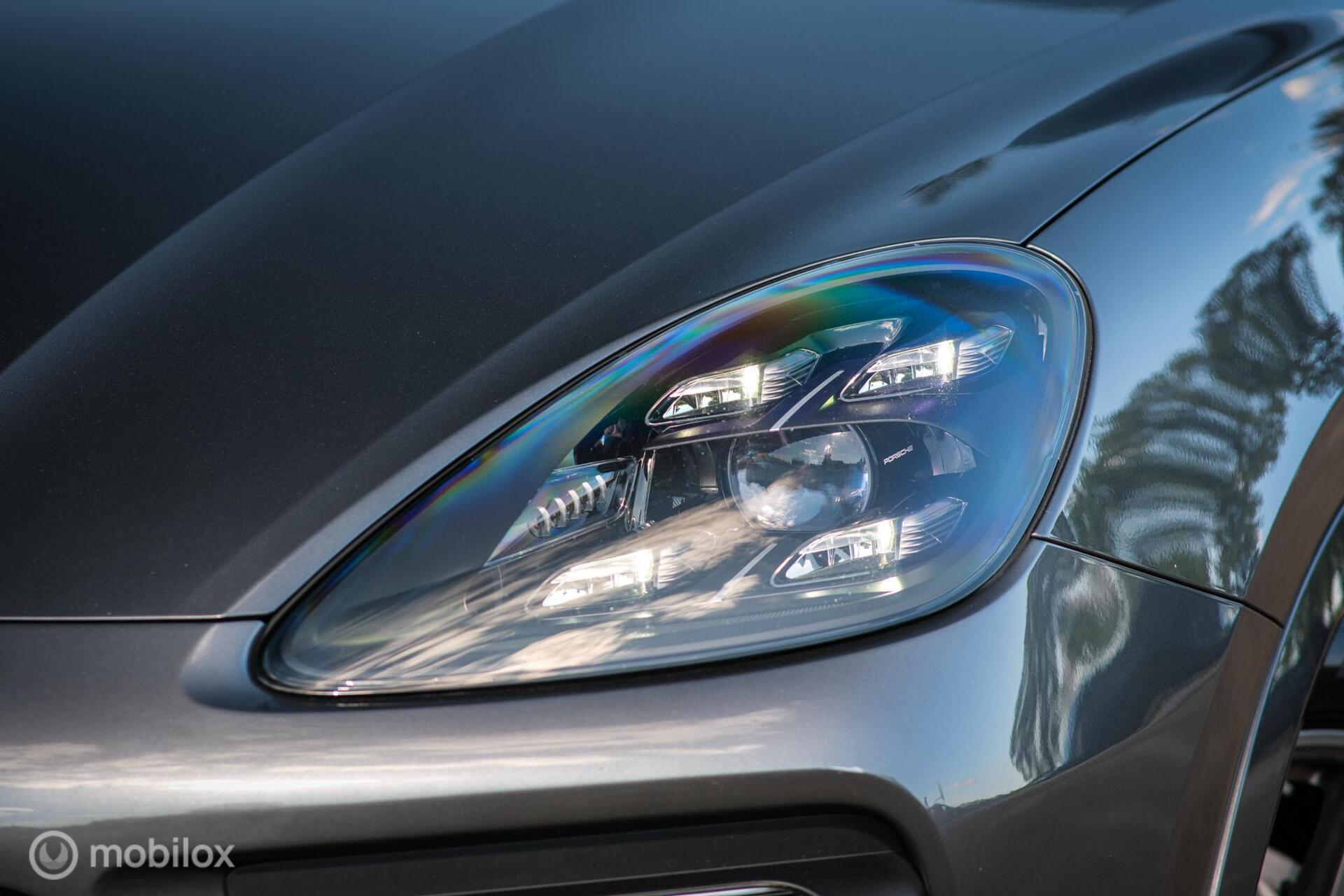 Foto van Porsche Cayenne E-hybrid
