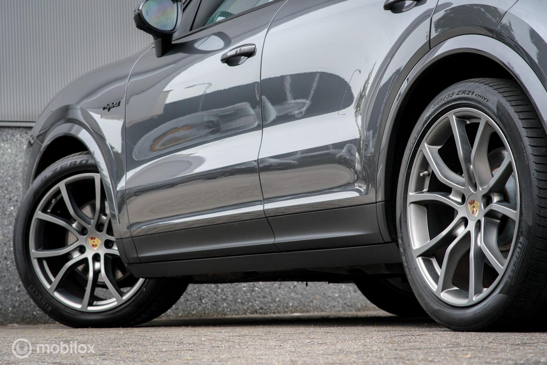 Foto van Porsche Cayenne E-hybrid