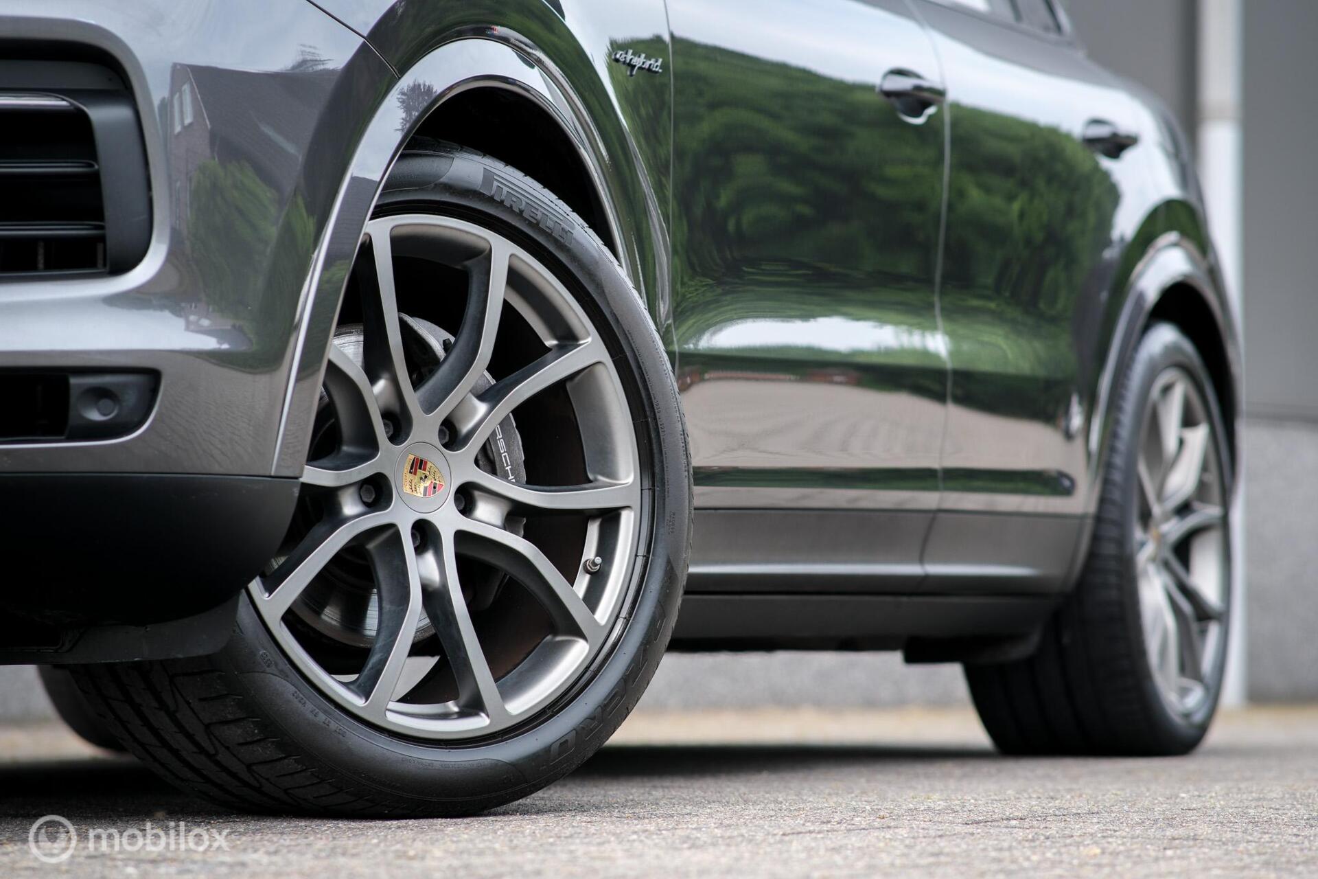 Foto van Porsche Cayenne E-hybrid