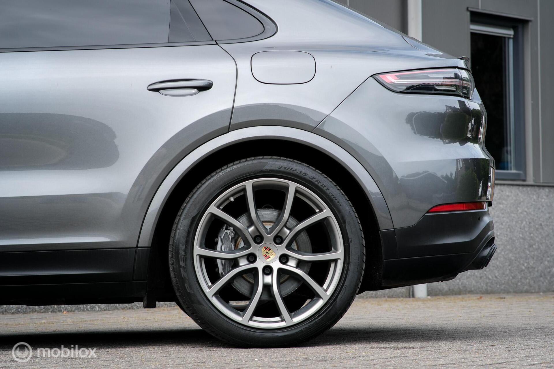 Foto van Porsche Cayenne E-hybrid