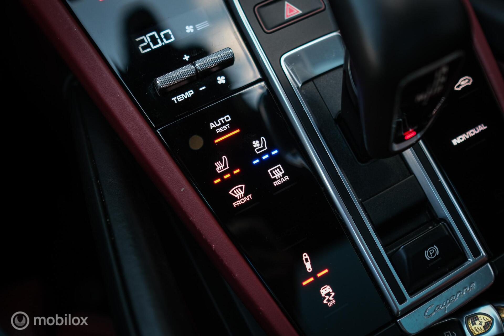 Foto van Porsche Cayenne E-hybrid