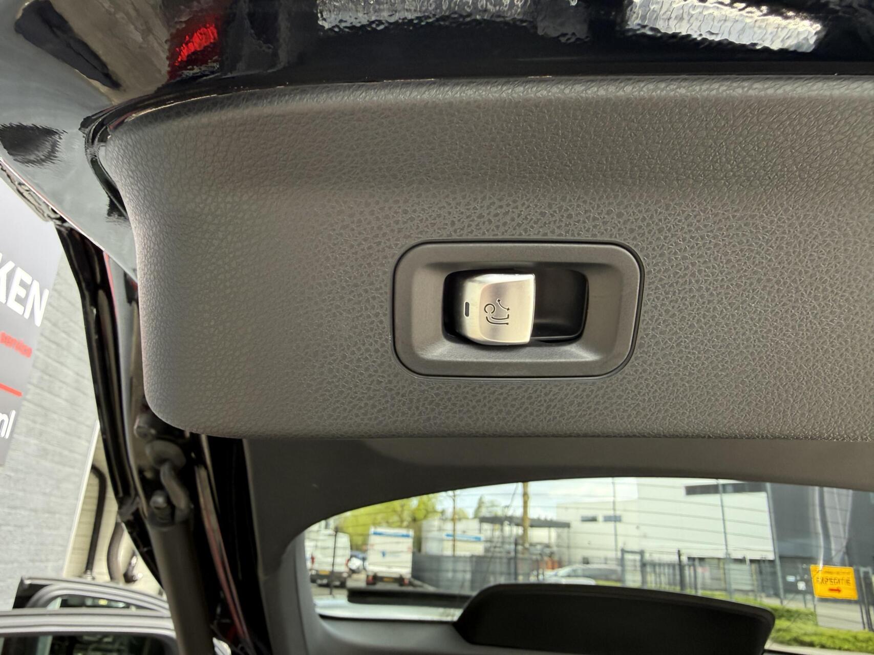 Foto van Mercedes-Benz GLC 300 E 4Matic