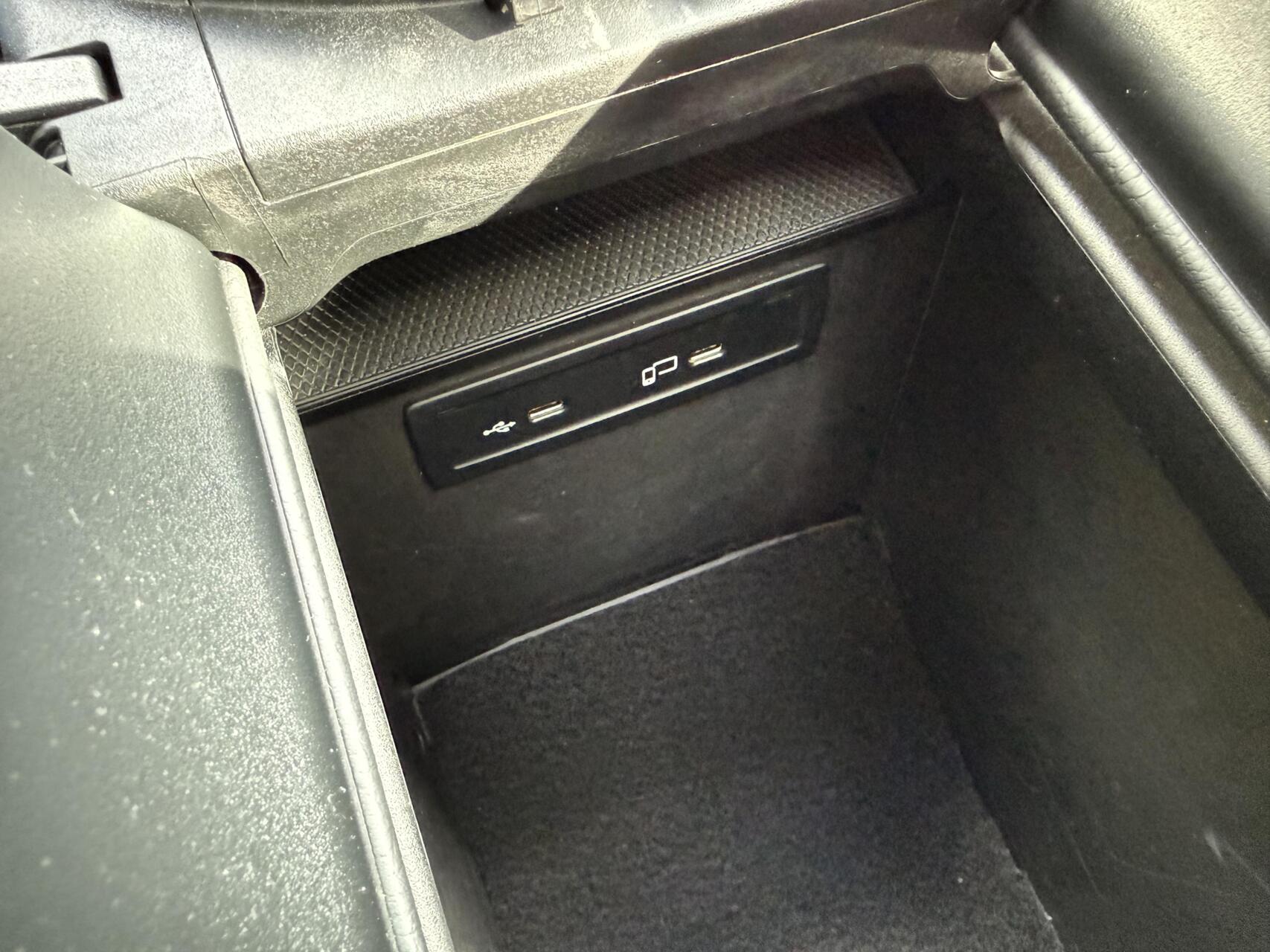 Foto van Mercedes-Benz GLC 300 E 4Matic