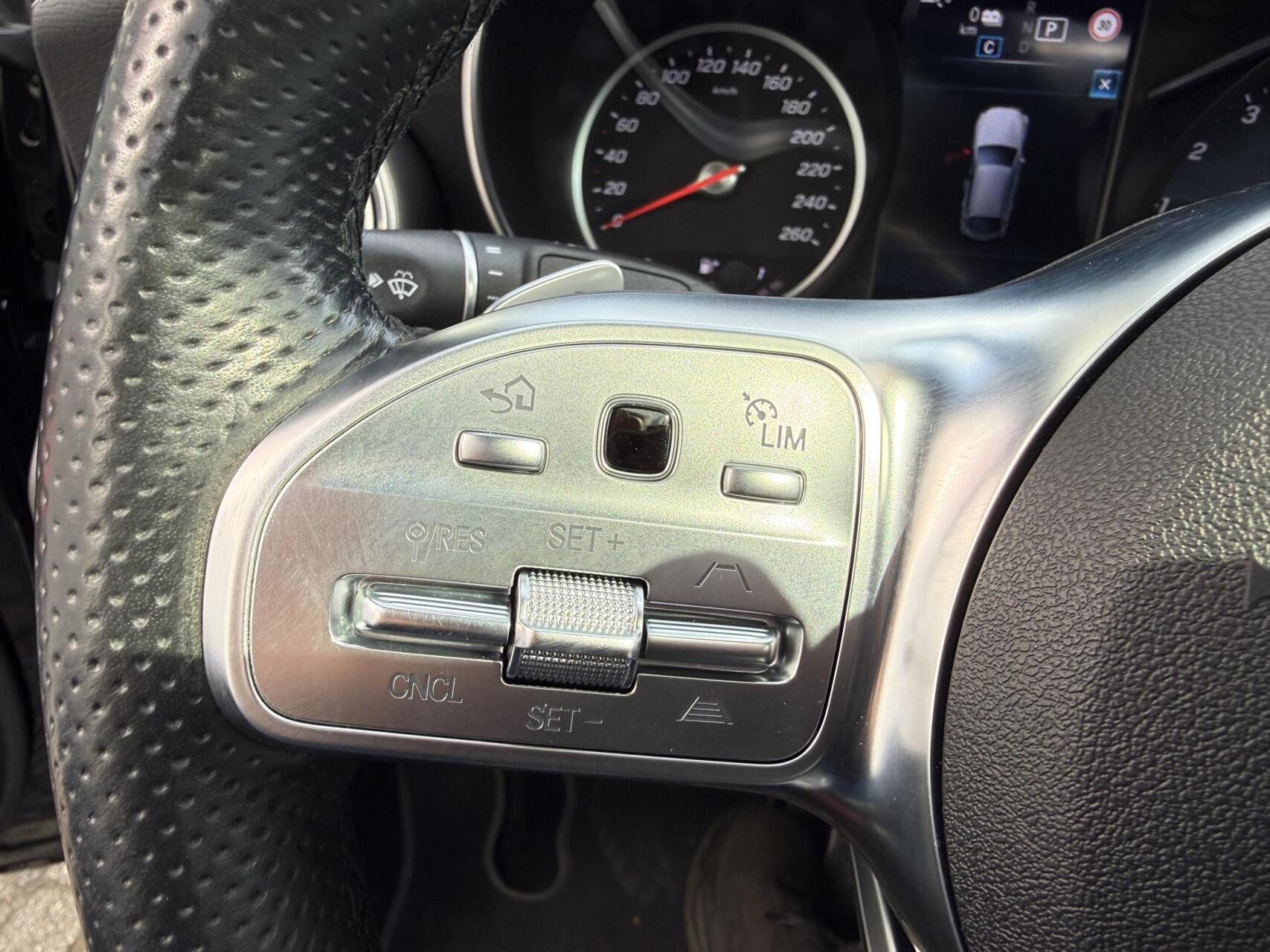 Foto van Mercedes-Benz GLC 300 E 4Matic
