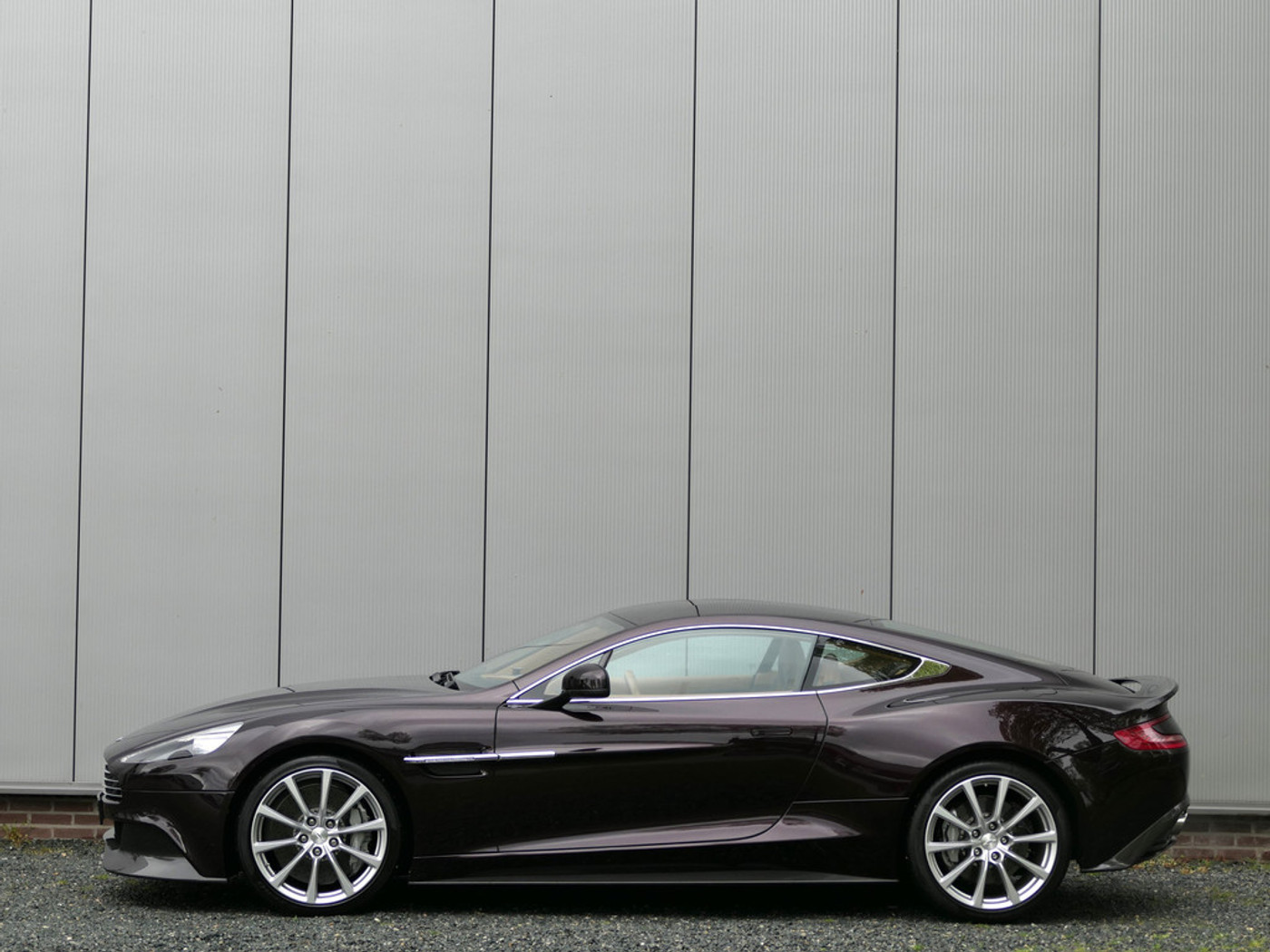 Foto van Aston Martin Vanquish