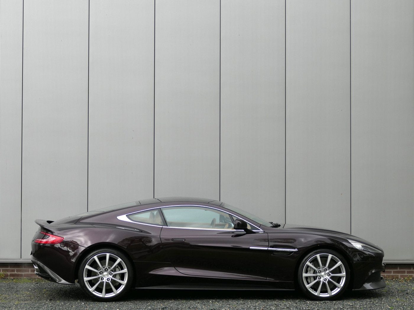 Foto van Aston Martin Vanquish
