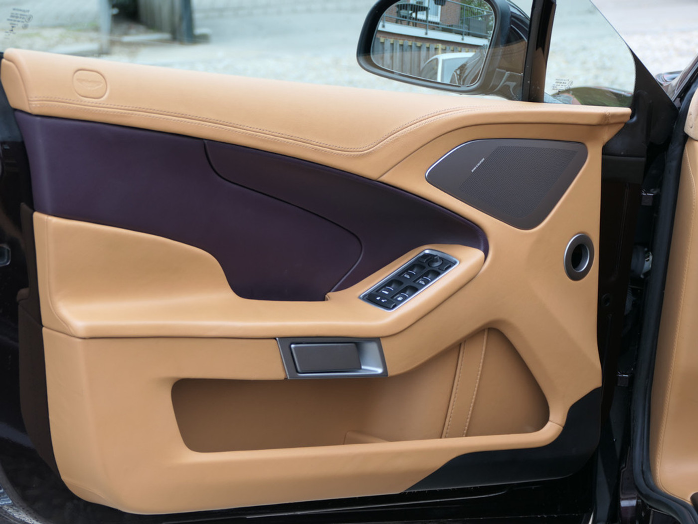 Foto van Aston Martin Vanquish
