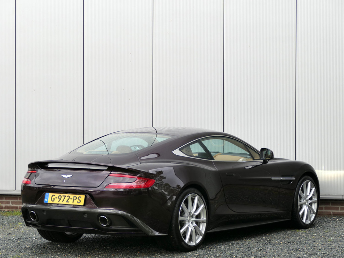 Foto van Aston Martin Vanquish