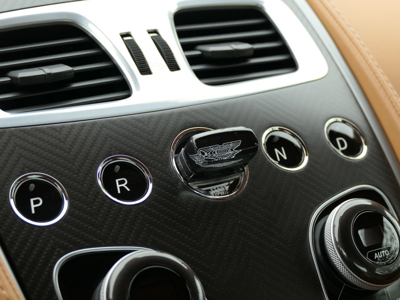 Foto van Aston Martin Vanquish
