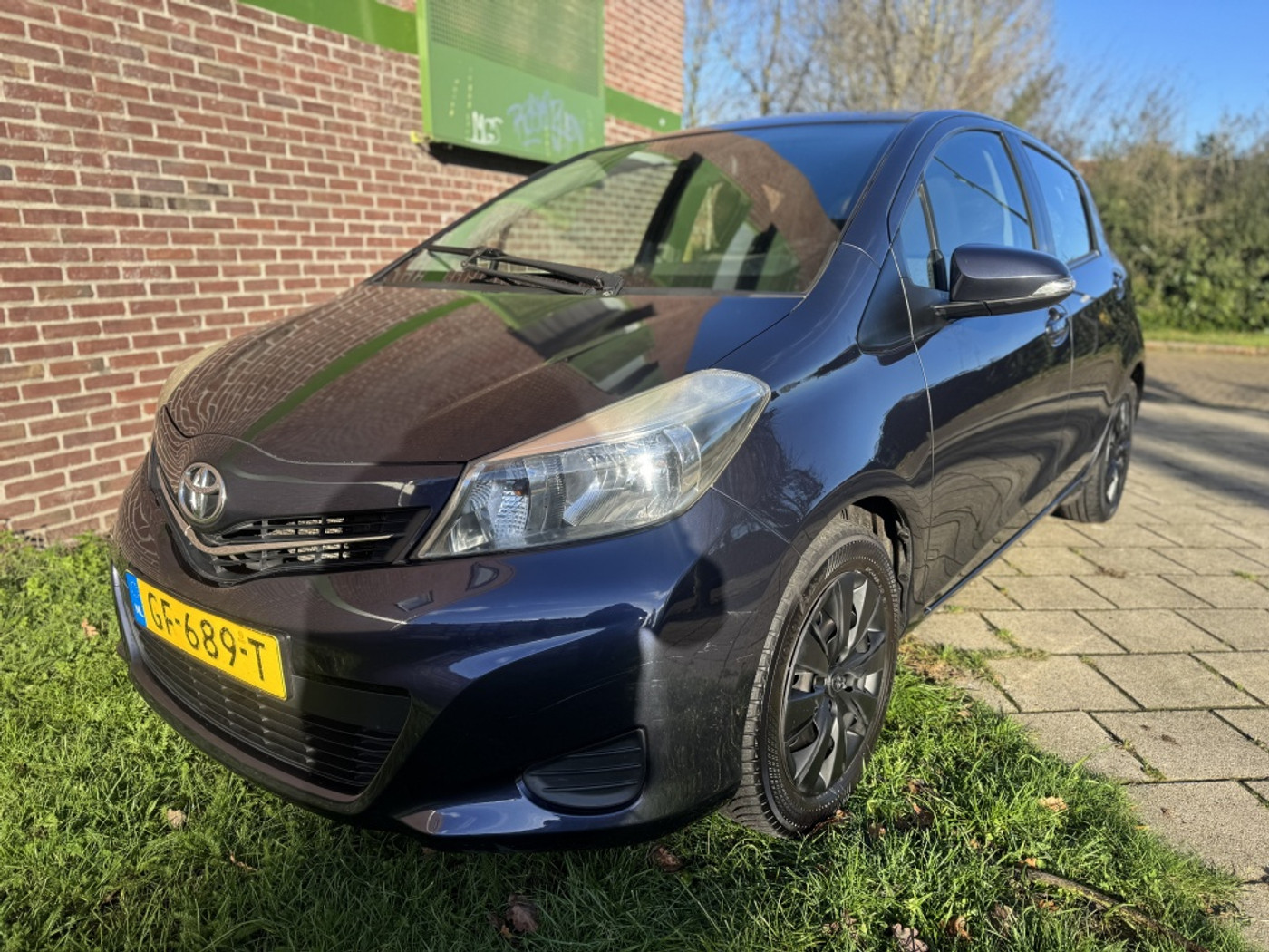 Toyota Toyota Yaris 1.3 VVT-i Asp*2013*Airco|Nav|Camera 2013 - voorkant