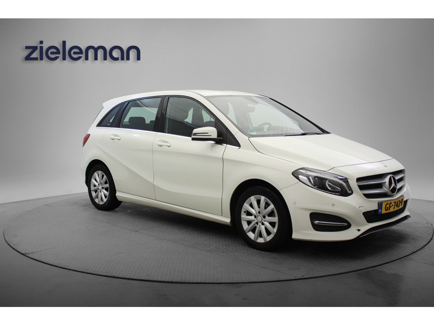Mercedes-Benz B-klasse 180 CDI Lease Edition 2015 - voorkant