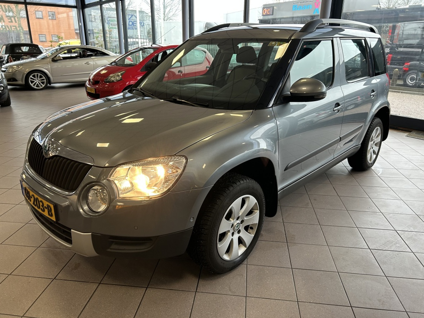 Skoda Yeti 1.2 TSI Ambition AUTOMAAT NW APK BJ 2013 !!! 2013 - voorkant