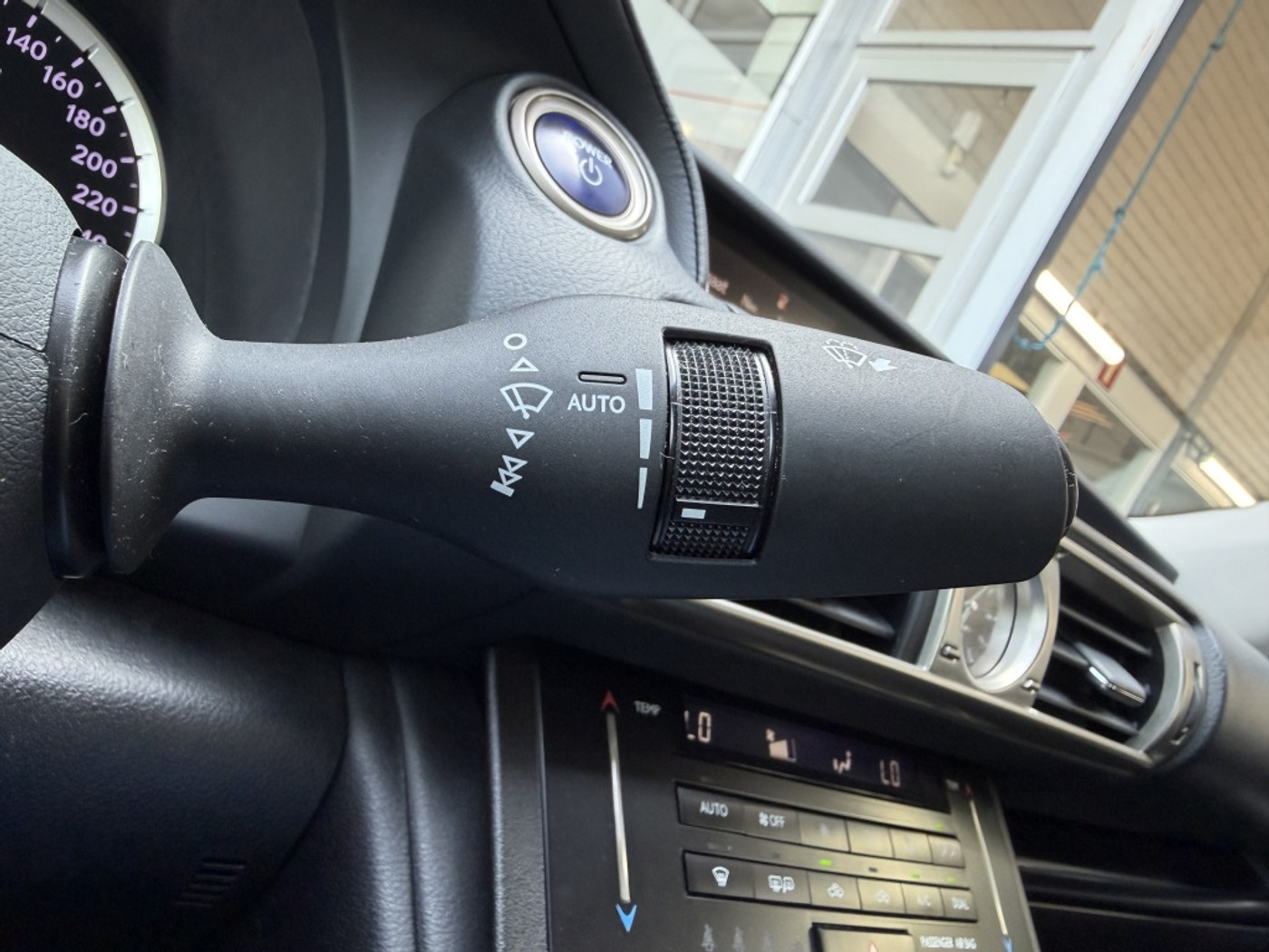 Foto van Lexus Lexus Is300h