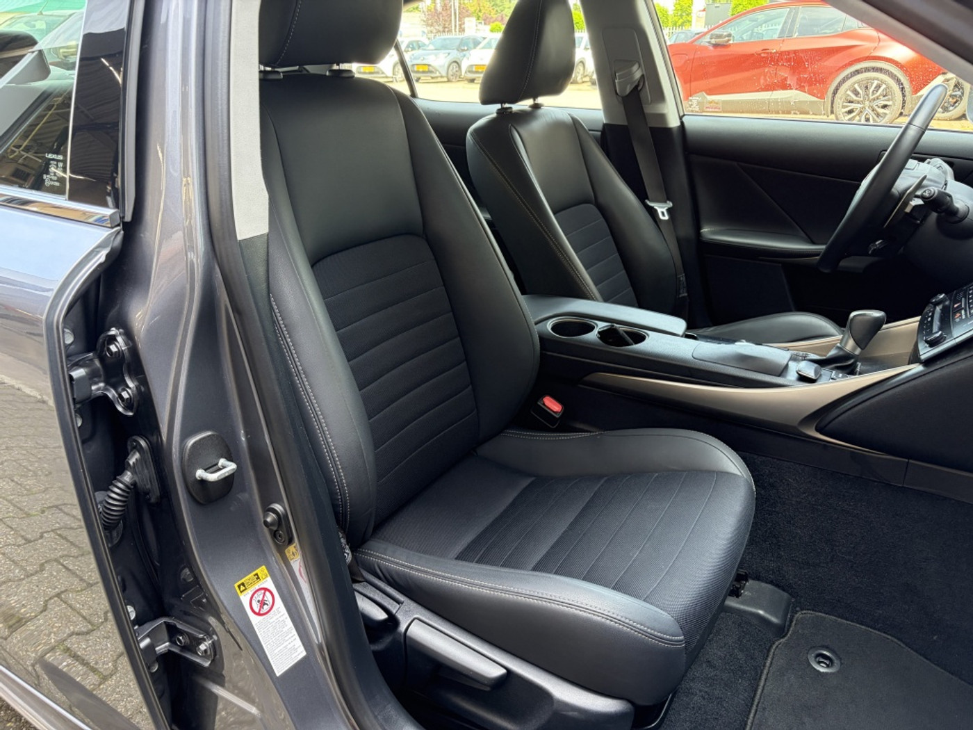 Foto van Lexus Lexus Is300h