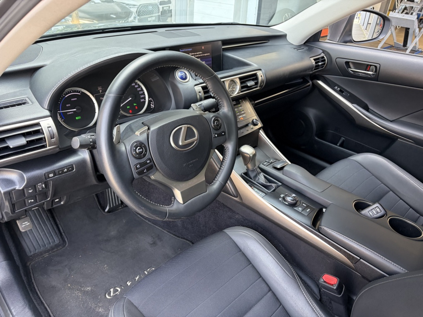 Foto van Lexus Lexus Is300h