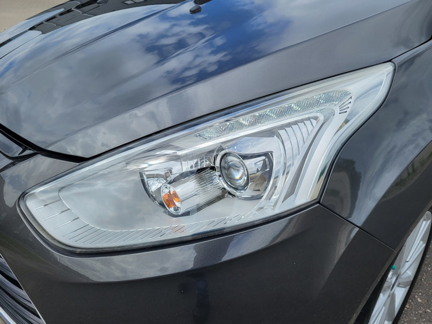 Foto van Ford B-max