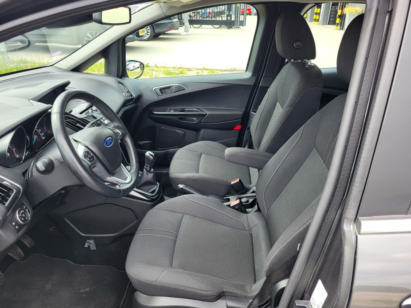 Foto van Ford B-max