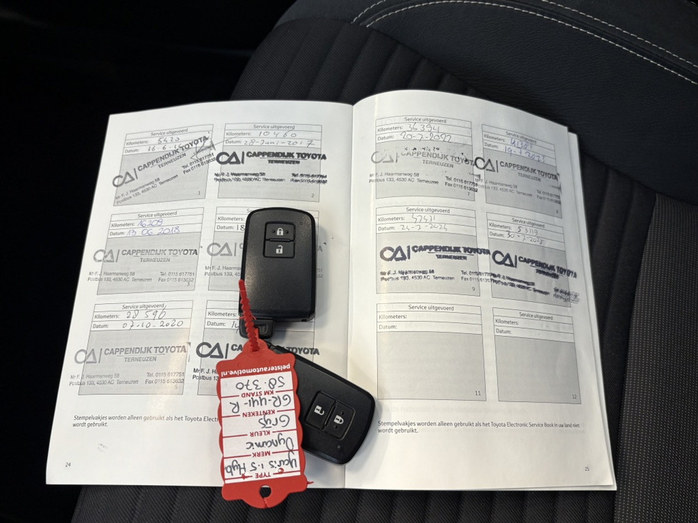 Foto van Toyota Toyota Yaris Hybrid