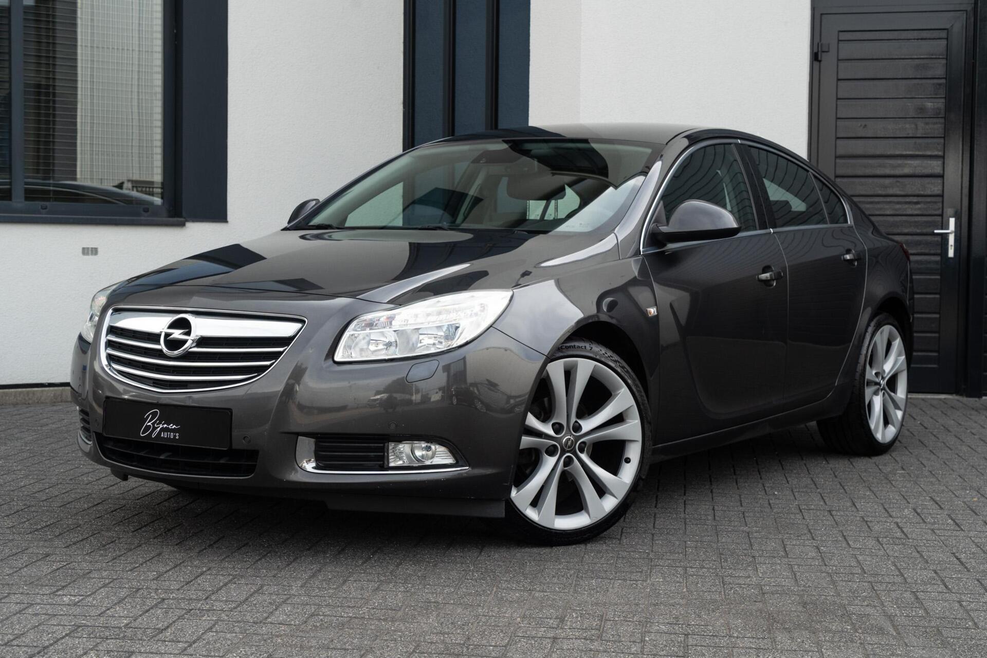 Opel Insignia 1.8 140PK Cosmo 20 Inch / CLIMA / PDC 2009 - voorkant