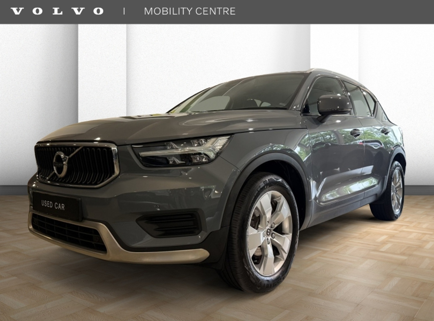 Volvo XC40 T3 Momentum Pro | 12 maanden Bovag garantie! | Stoelverwarming 2019 - voorkant