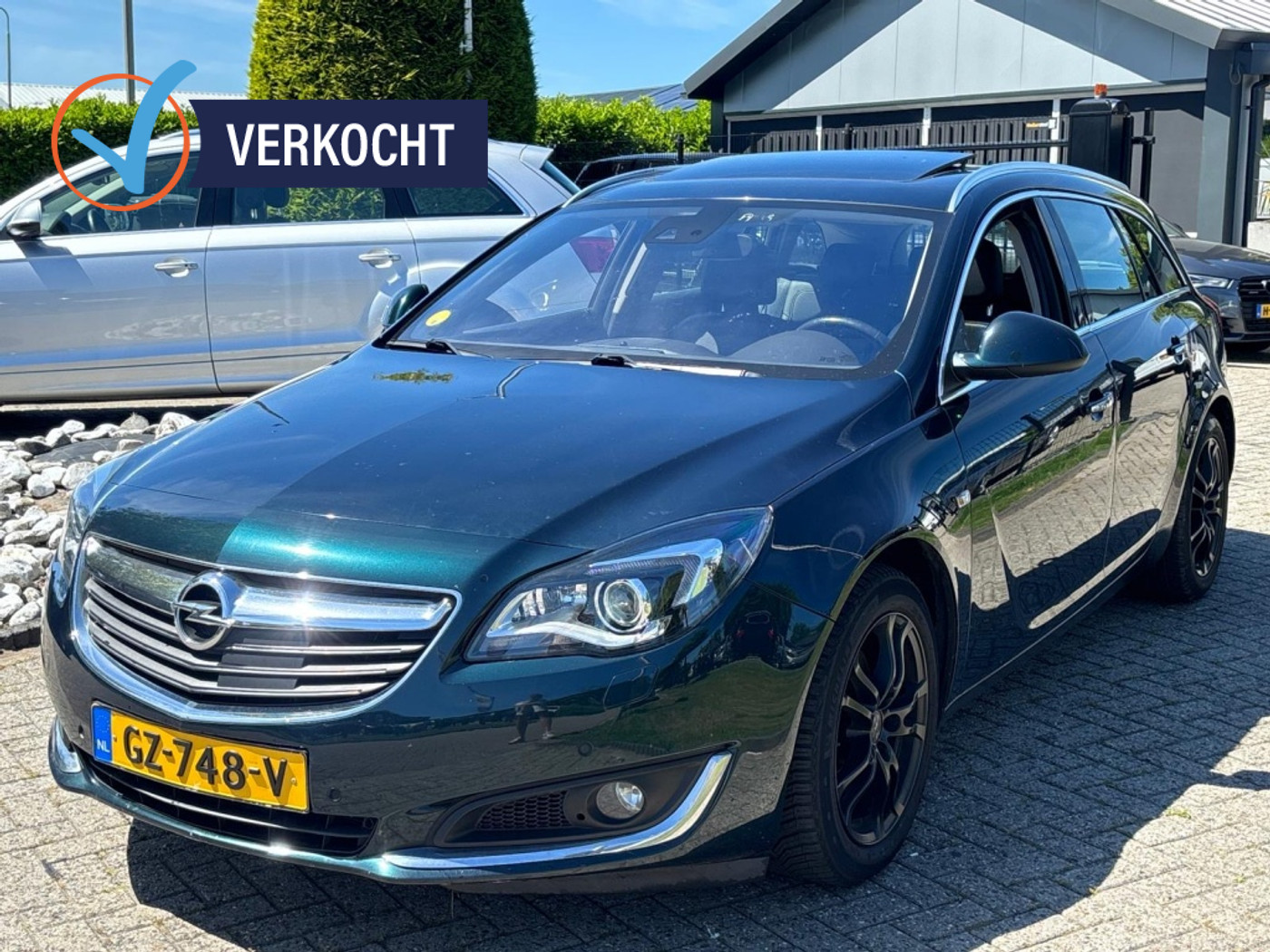 Opel Insignia Sports Tourer SW 2.0 CDTi Automaat 2014 Leer Xenon Pano Trekhaak 2014 - voorkant