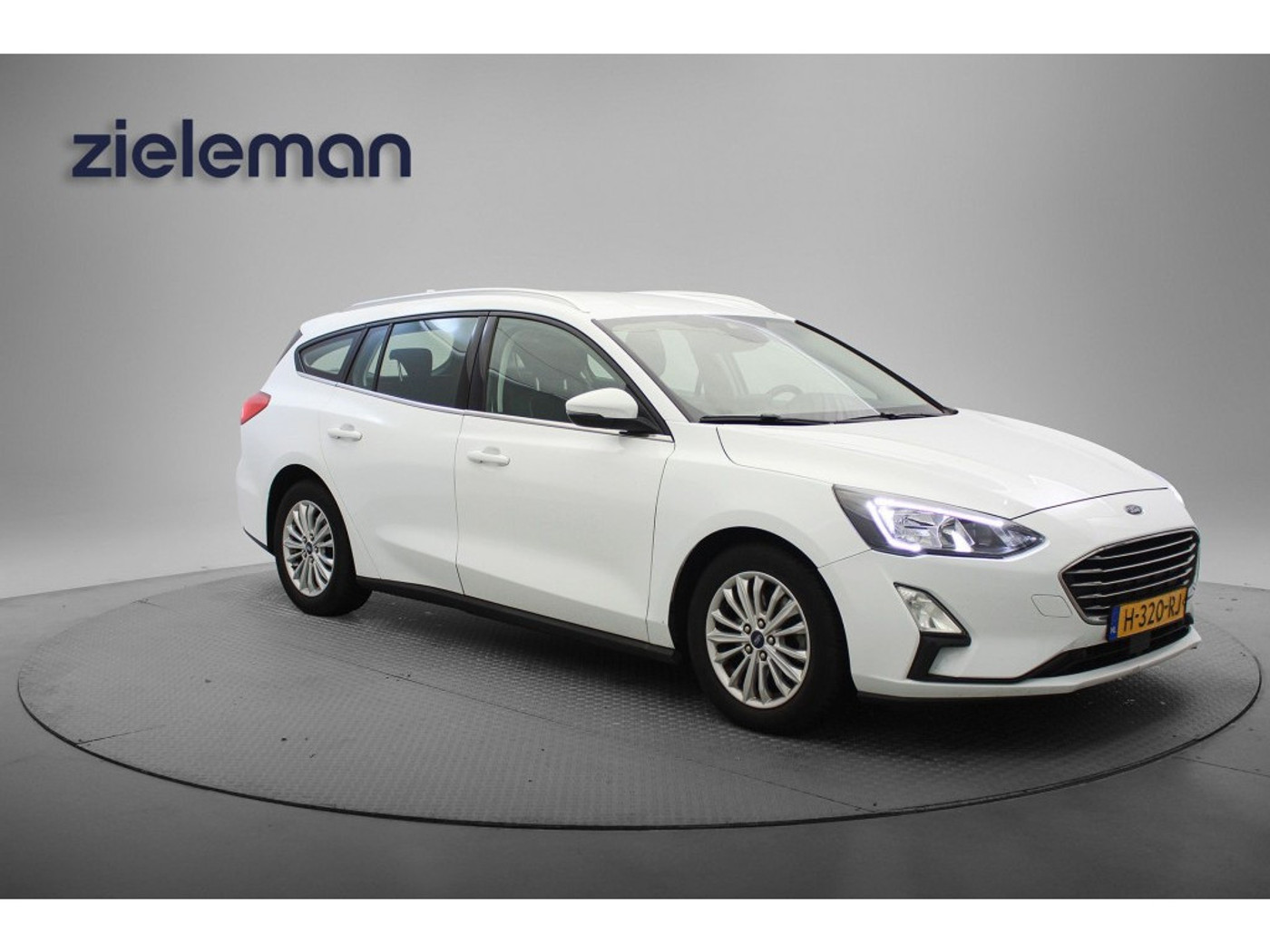 Ford Focus 1.0 EcoBoost Titanium Business 2020 - voorkant