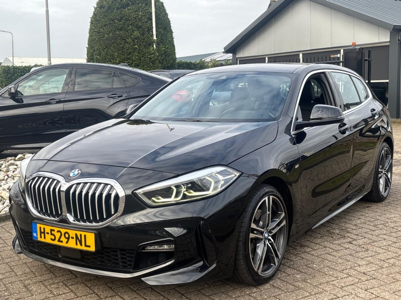 BMW 118i 118i High Executive Automaat 2020 M-Pakket Dealerauto 2020 - voorkant