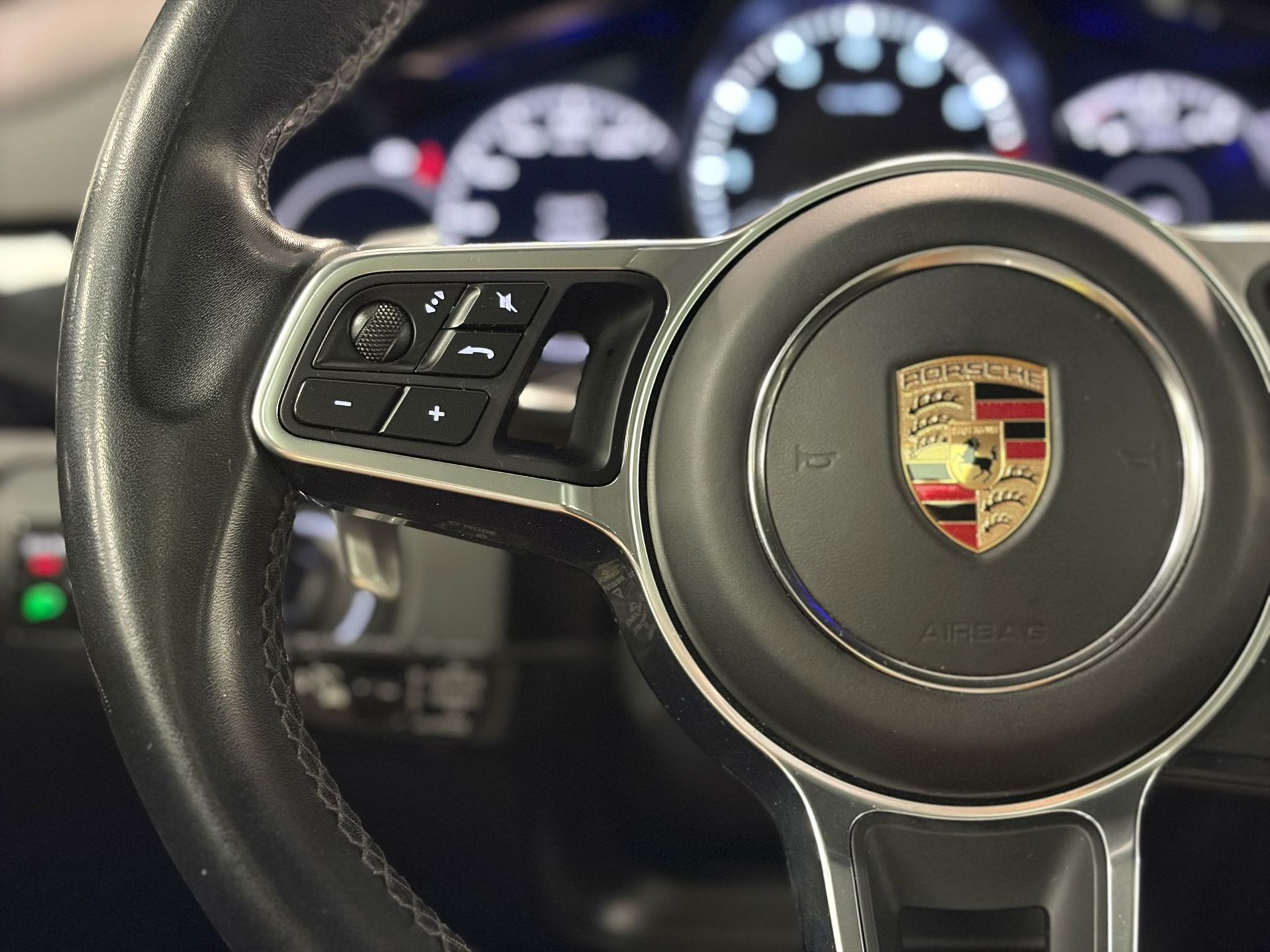 Foto van Porsche Cayenne E-hybrid