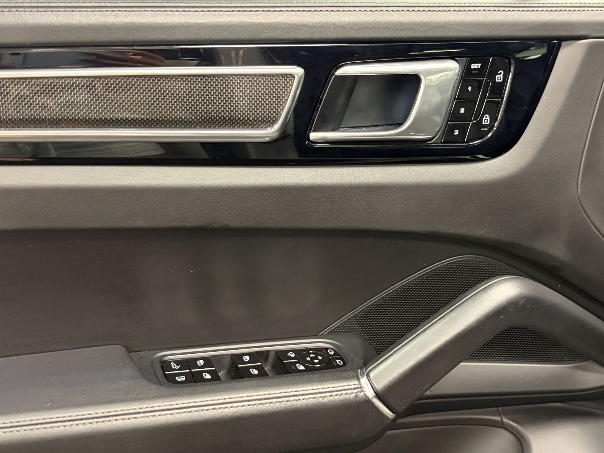 Foto van Porsche Cayenne E-hybrid