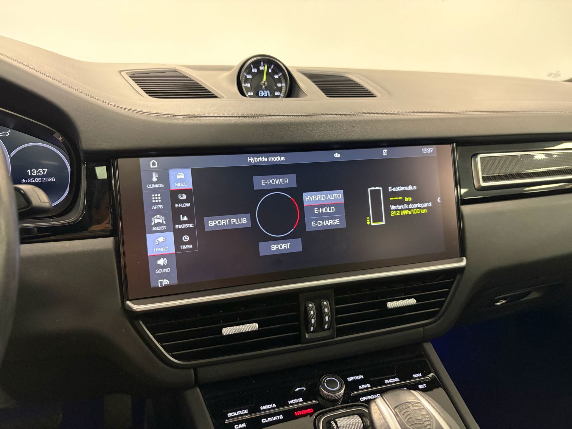 Foto van Porsche Cayenne E-hybrid