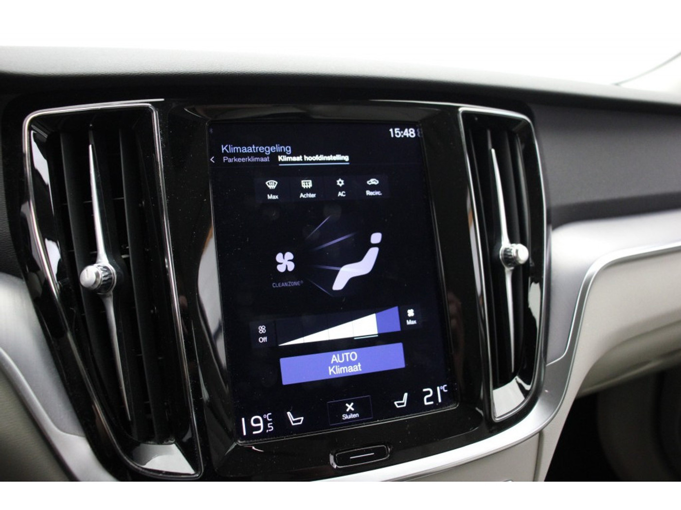 Foto van Volvo V60 T6 Twin Engine