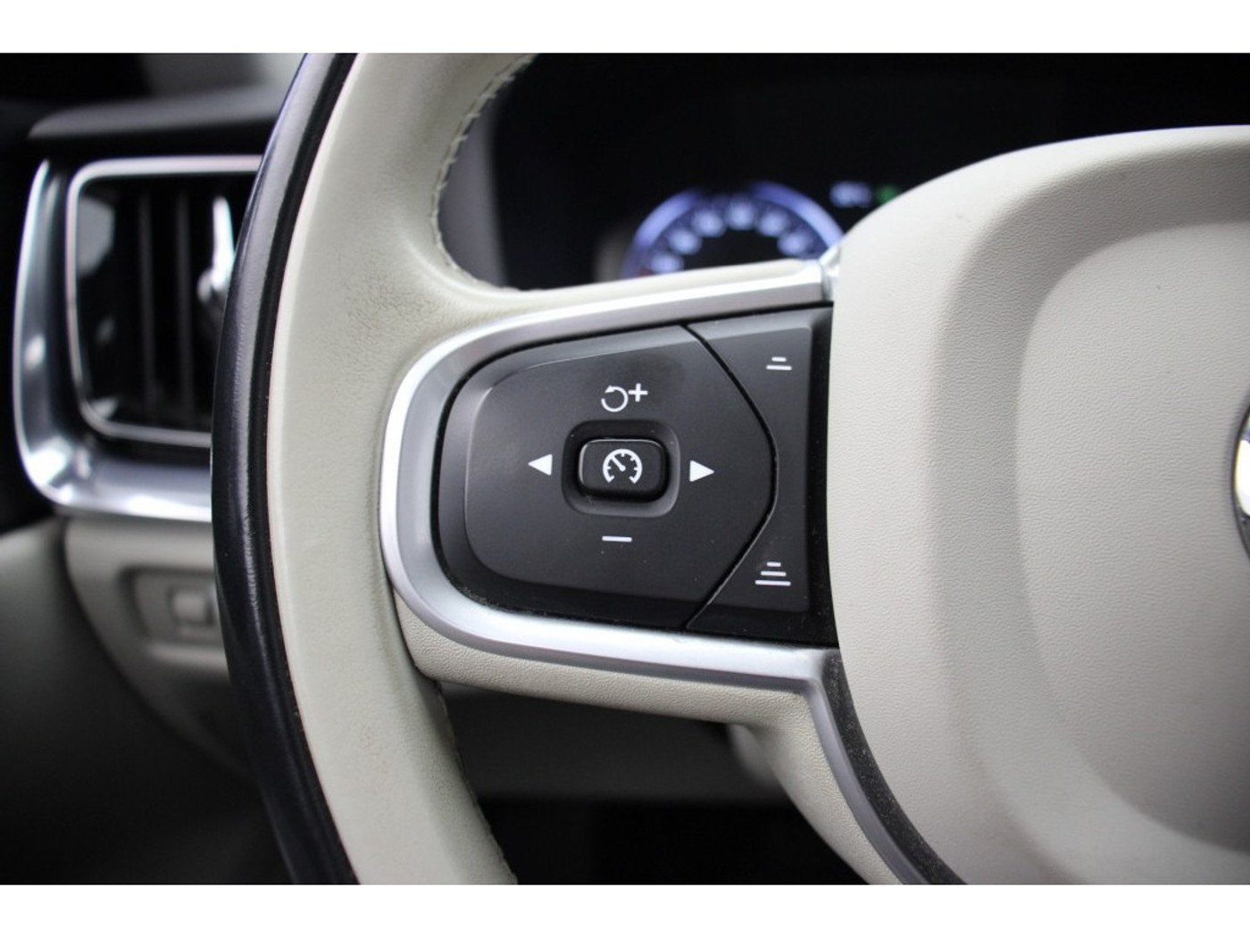 Foto van Volvo V60 T6 Twin Engine