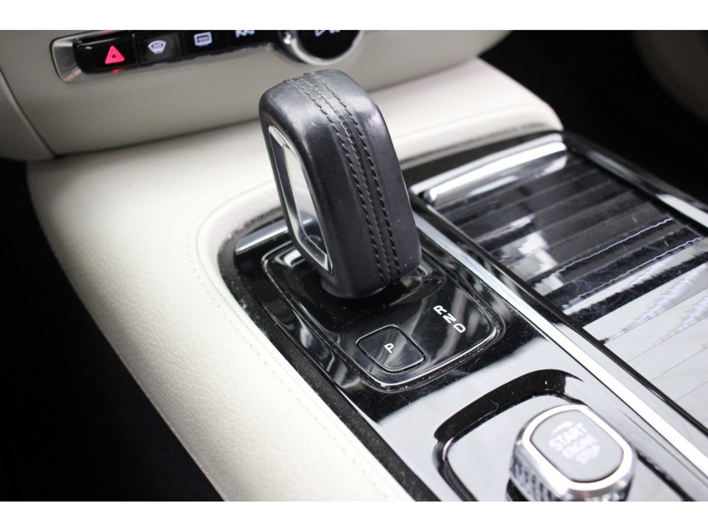 Foto van Volvo V60 T6 Twin Engine