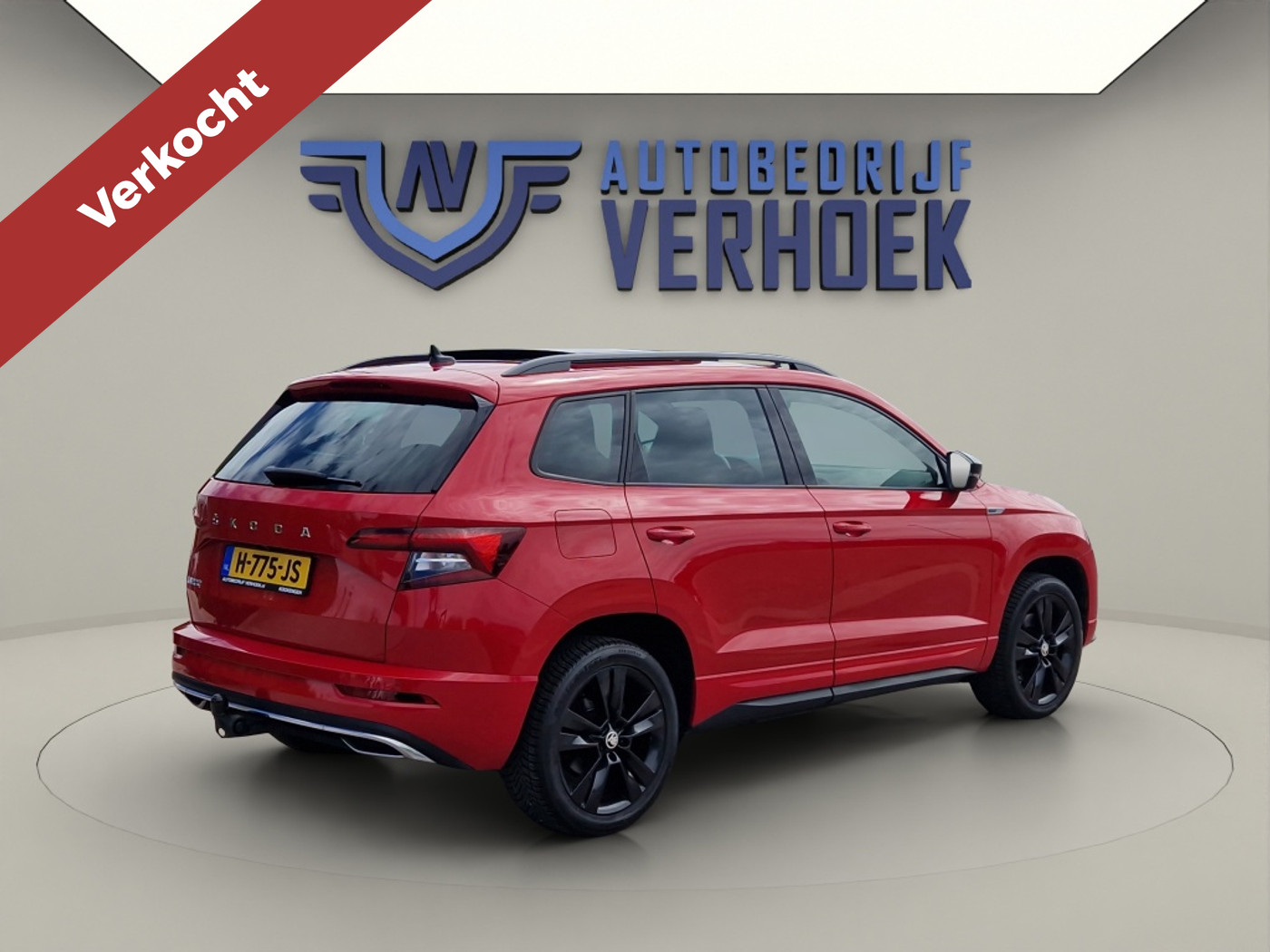 Skoda Karoq 1.5 TSI Sportline Automaat - Panodak - NL Auto - Trekhaak 2020 - voorkant