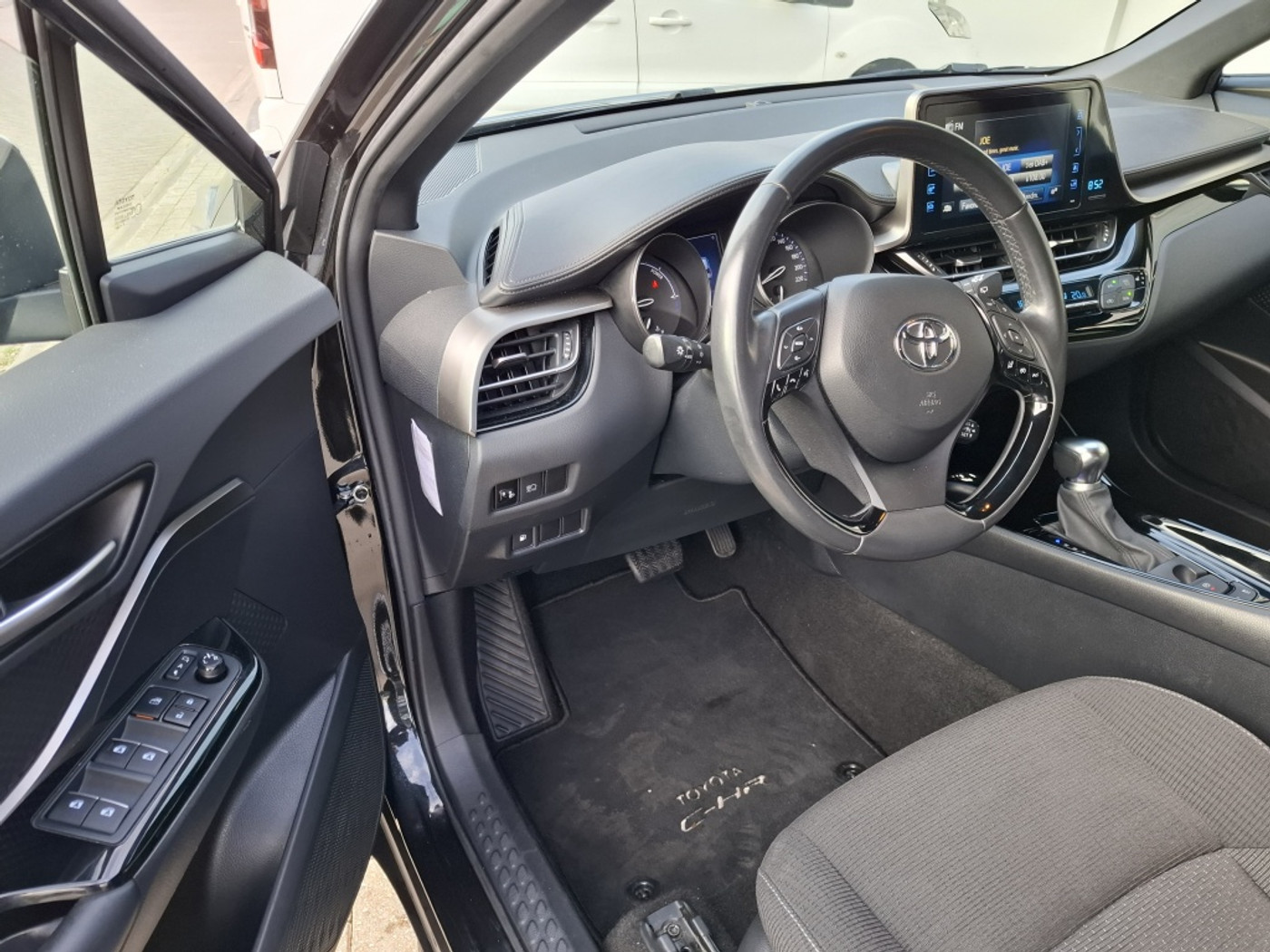 Foto van Toyota C-hr