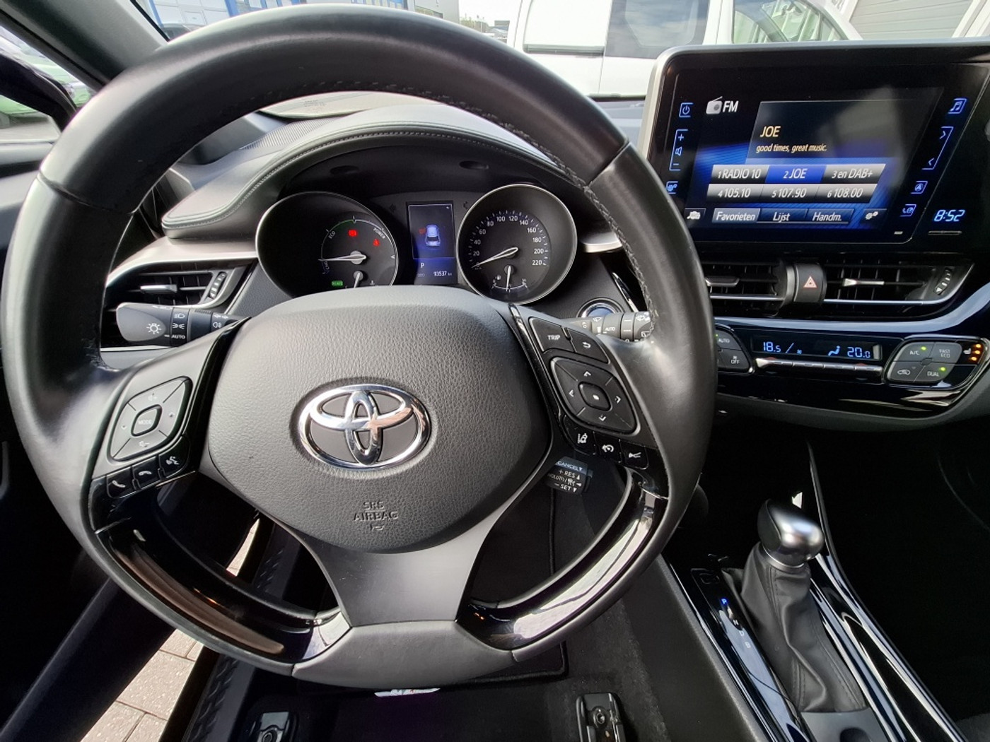 Foto van Toyota C-hr