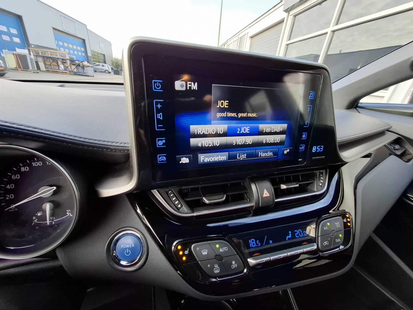 Foto van Toyota C-hr