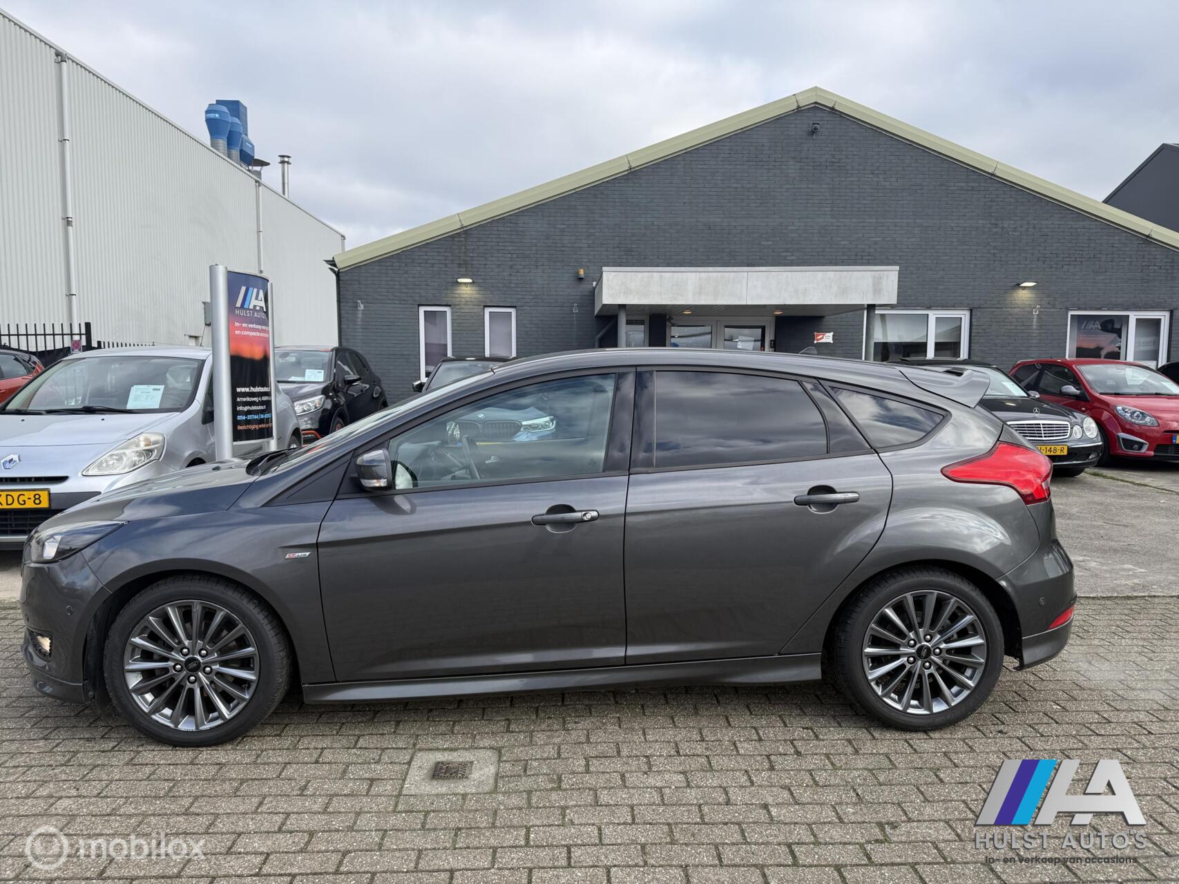 Ford Focus 1.0 EcoBoost Titanium ST-LINE 2018 * 79 Dkm * APK 2018 - voorkant