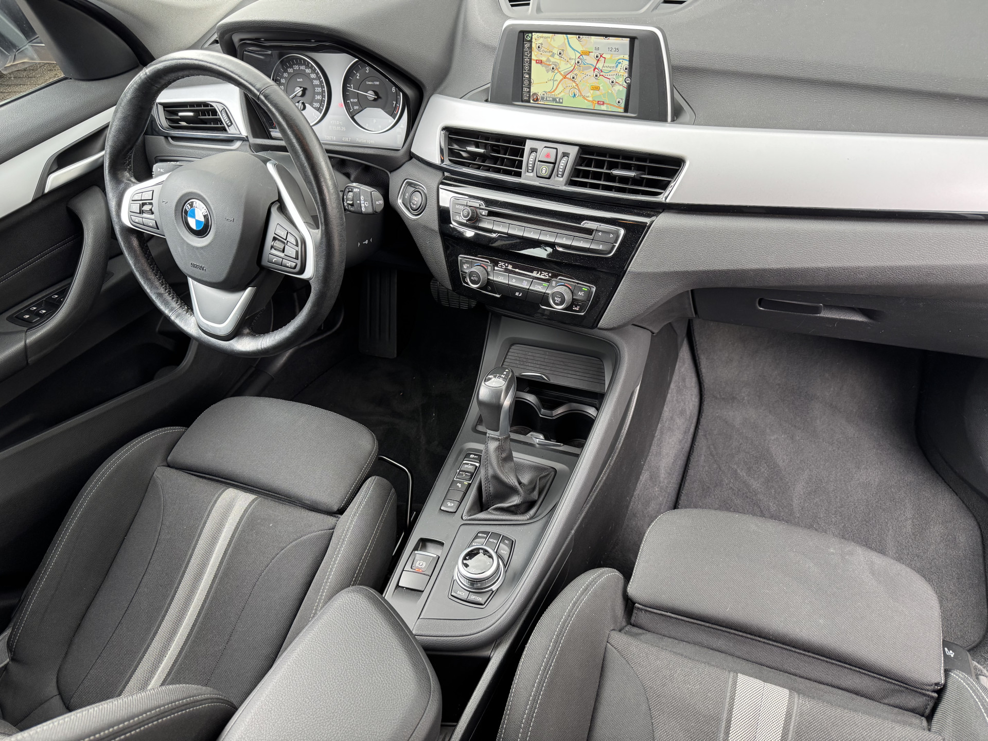 Foto van BMW X1 Xdrive20i