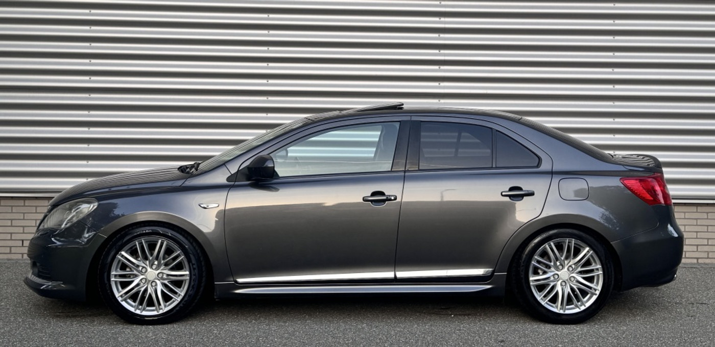 Foto van Suzuki Kizashi