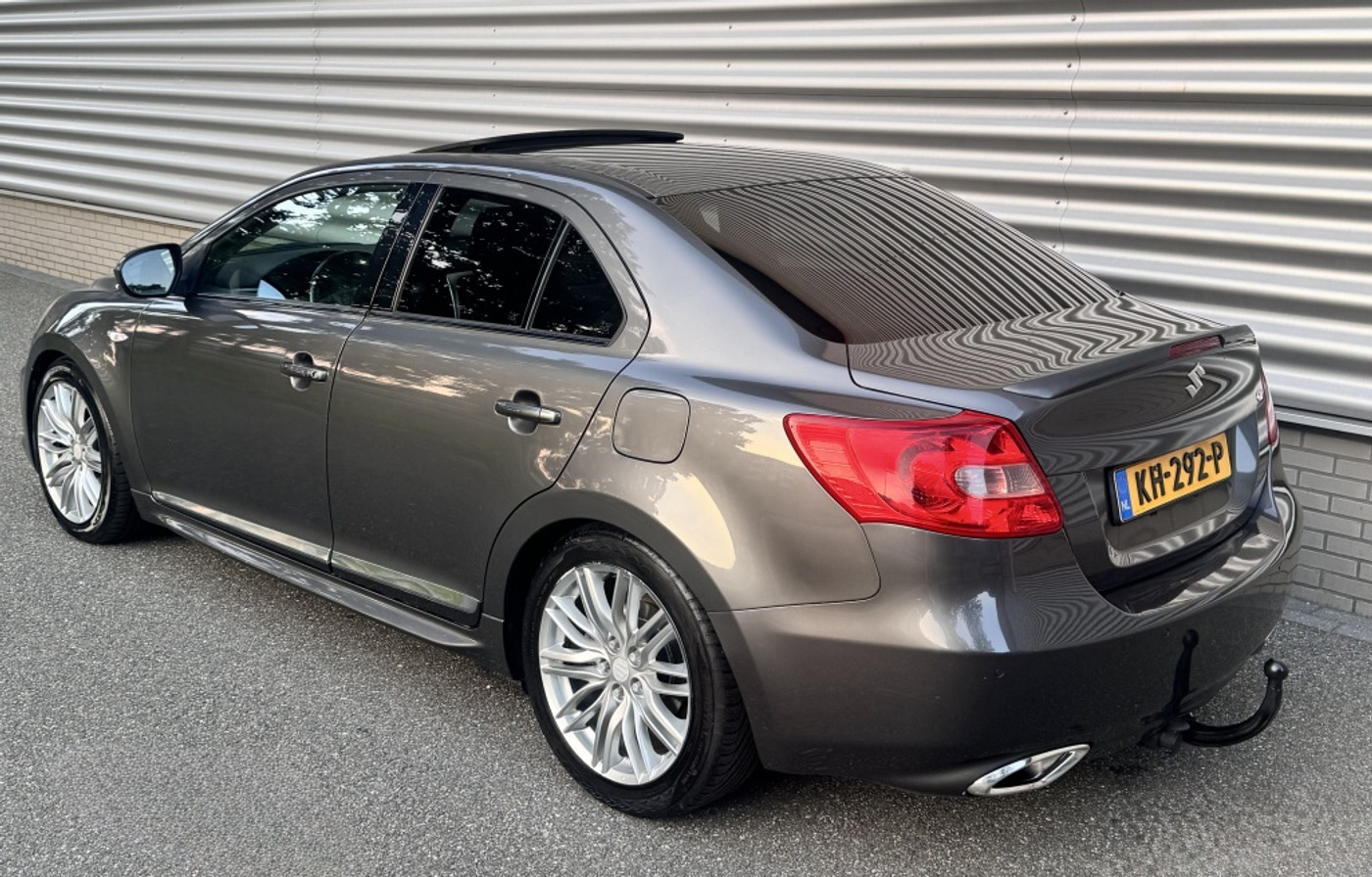 Foto van Suzuki Kizashi