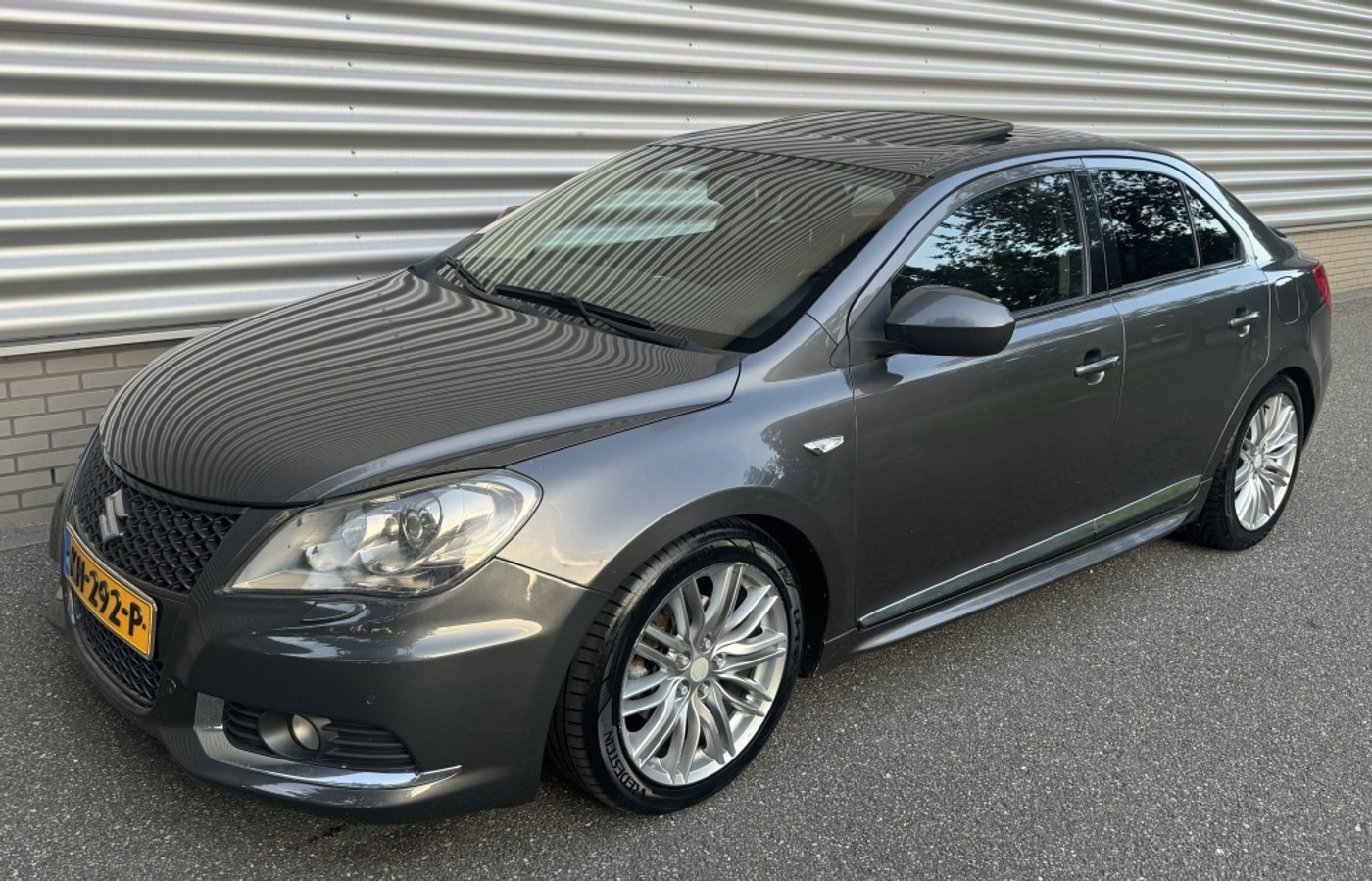 Foto van Suzuki Kizashi