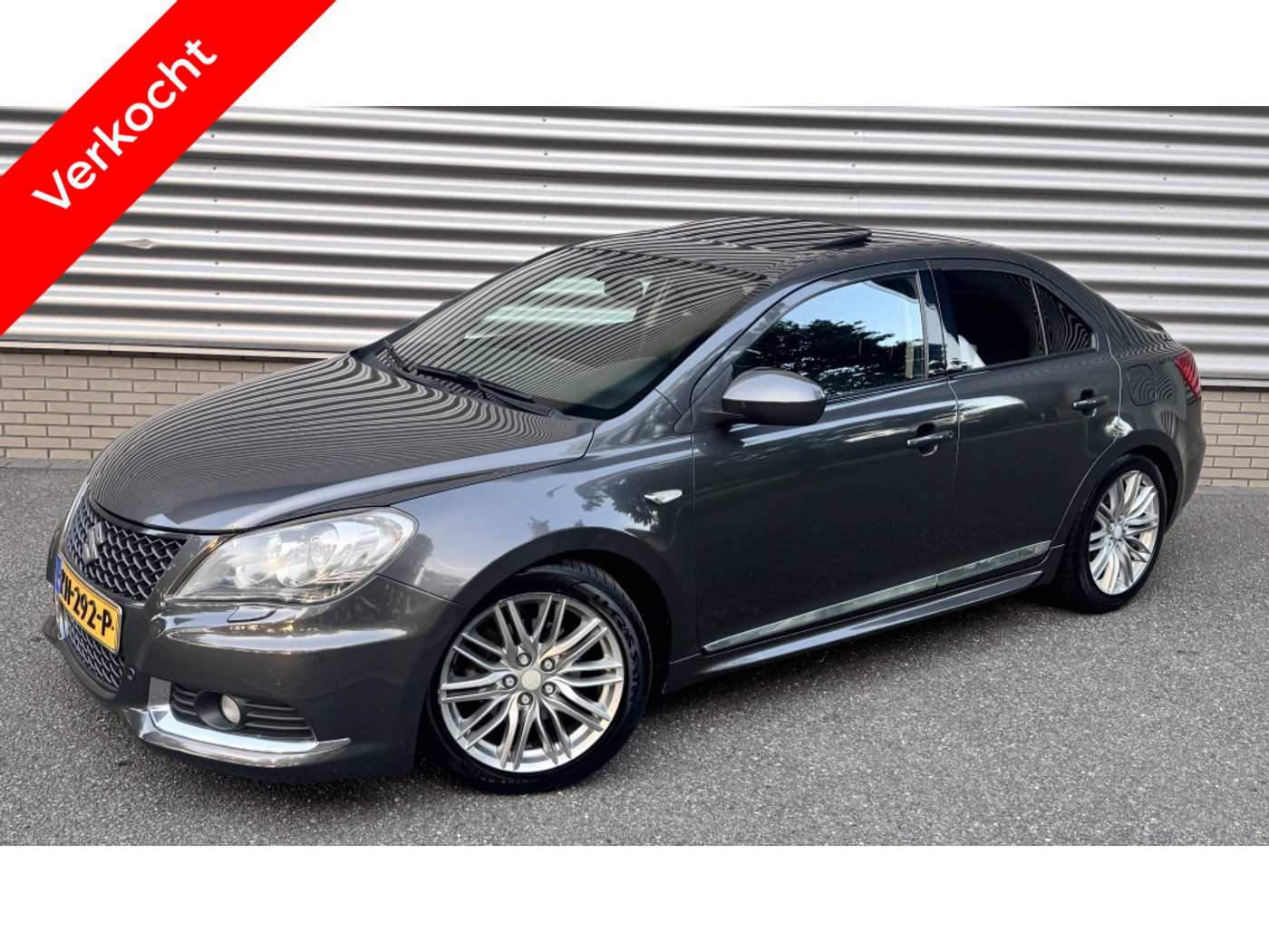 Suzuki Kizashi 2.4 Sport 4X4 Automaat 2012 - voorkant