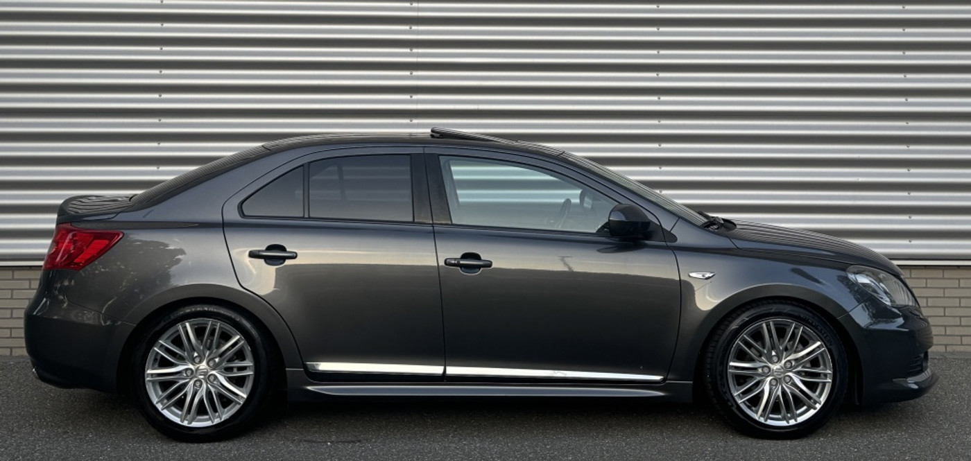 Foto van Suzuki Kizashi