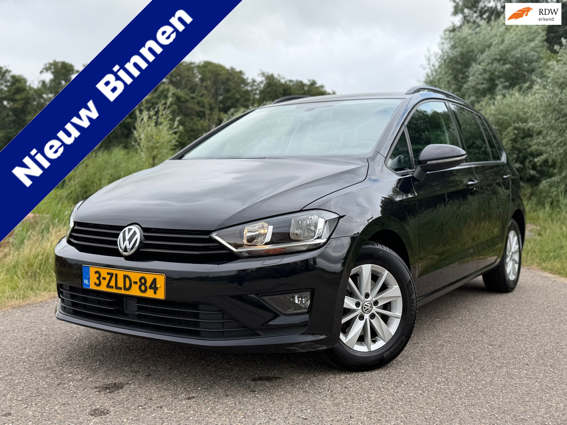 Volkswagen Golf Sportsvan 1.4 TSI Comfortline Automaat / 1e Eigenaar / Navi / Clima / Stoelverwarming / 15" Velgen / PDC / Cruise 2014 - voorkant