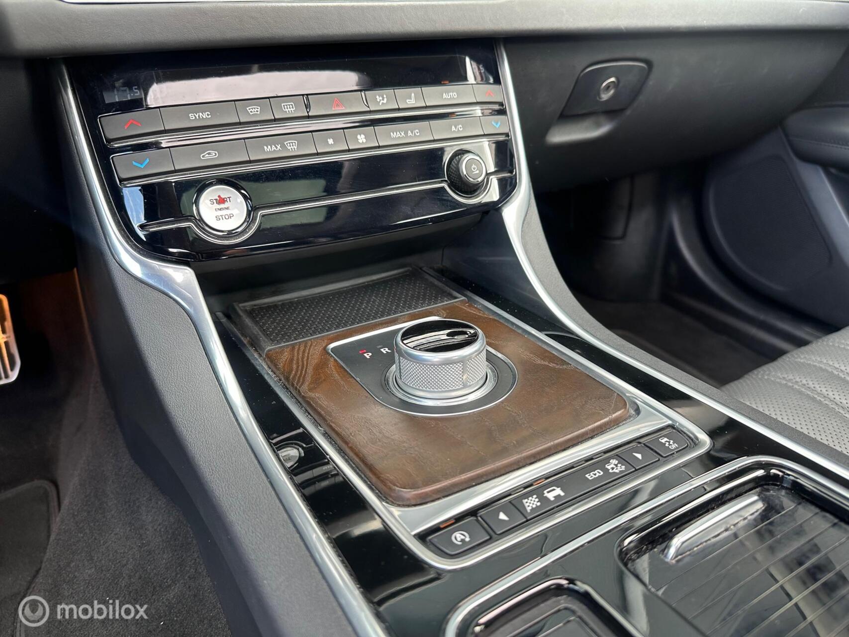 Foto van Jaguar Jaguar XF