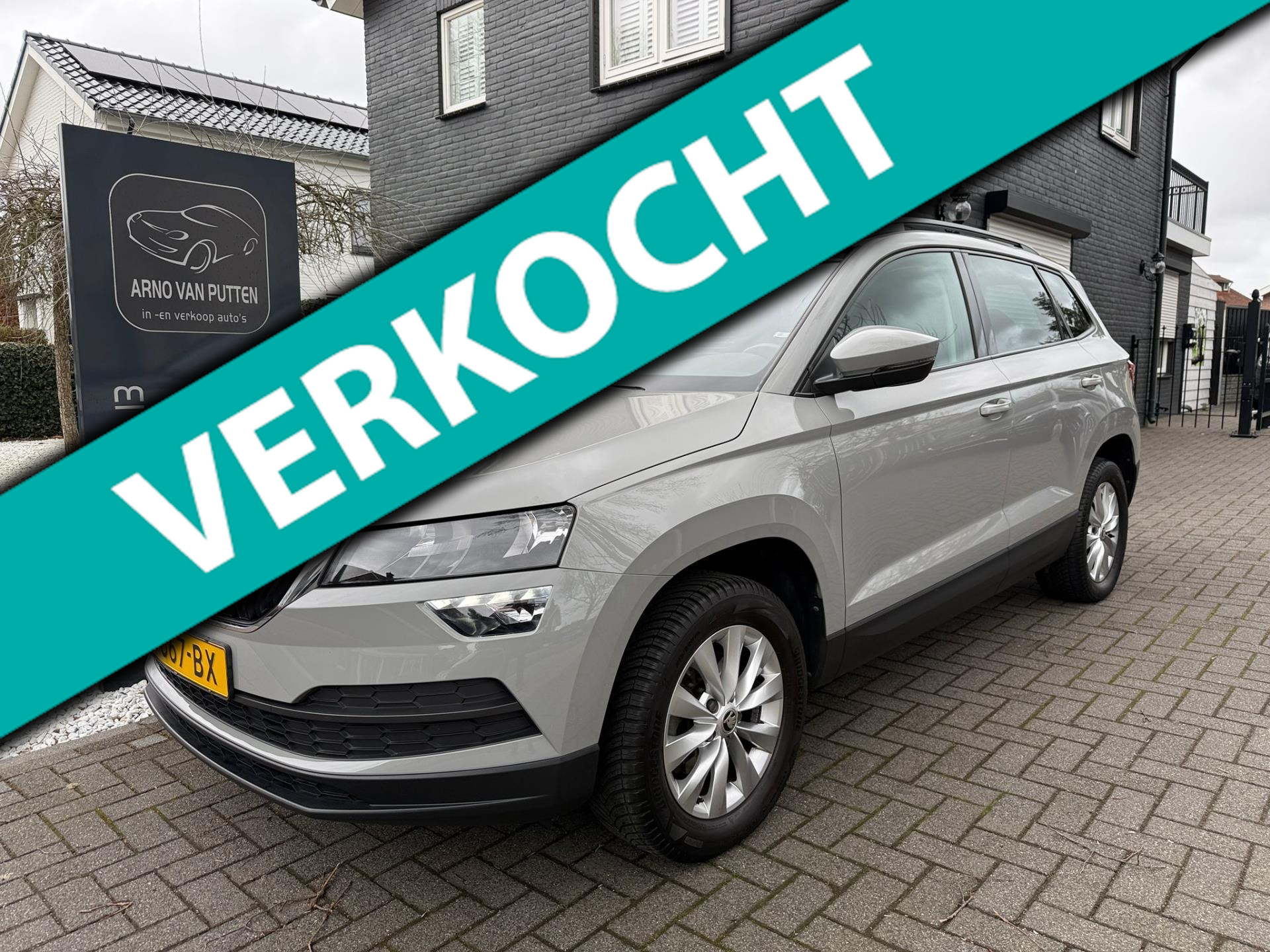 Skoda Karoq 1.0 TSI Business Edition /Apple CarPlay /Cruise /Navigatie 2021 - voorkant