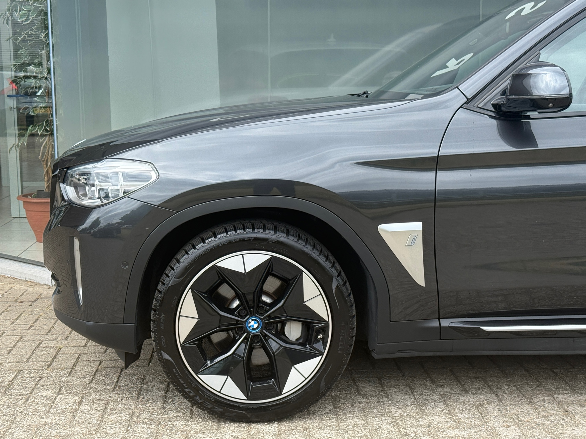 Foto van BMW Ix3