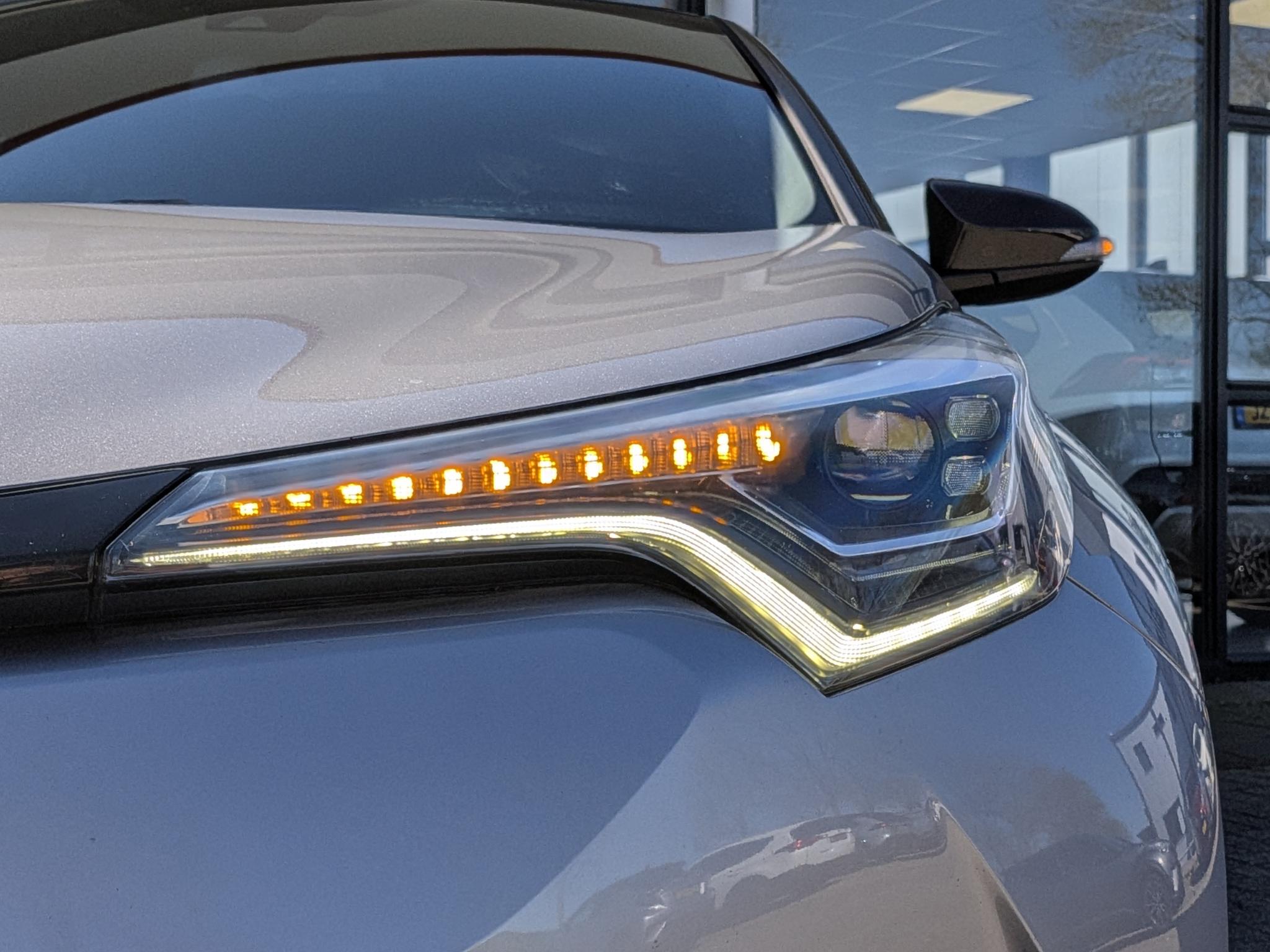 Foto van Toyota Toyota C-hr
