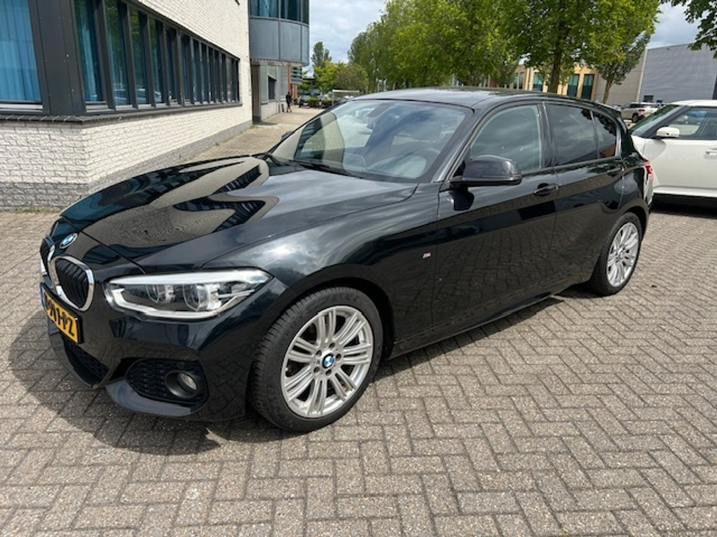 BMW 118i 118i M Sport Edition NAVI PDC STOELVW XENON. 2015 - voorkant